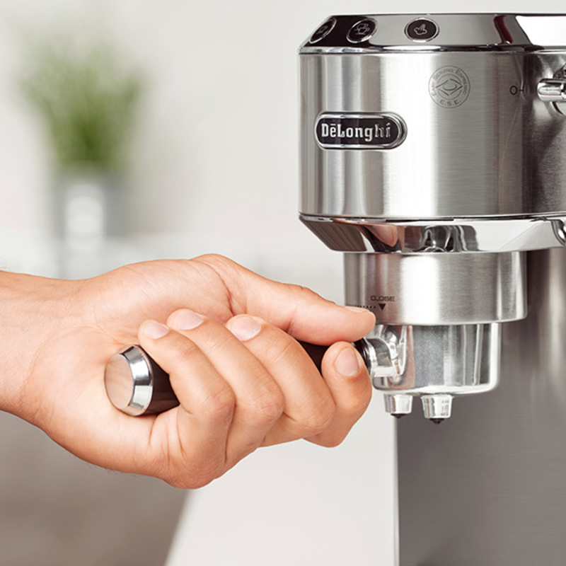 Aparat za espresso kafu DeLonghi EC.685.M