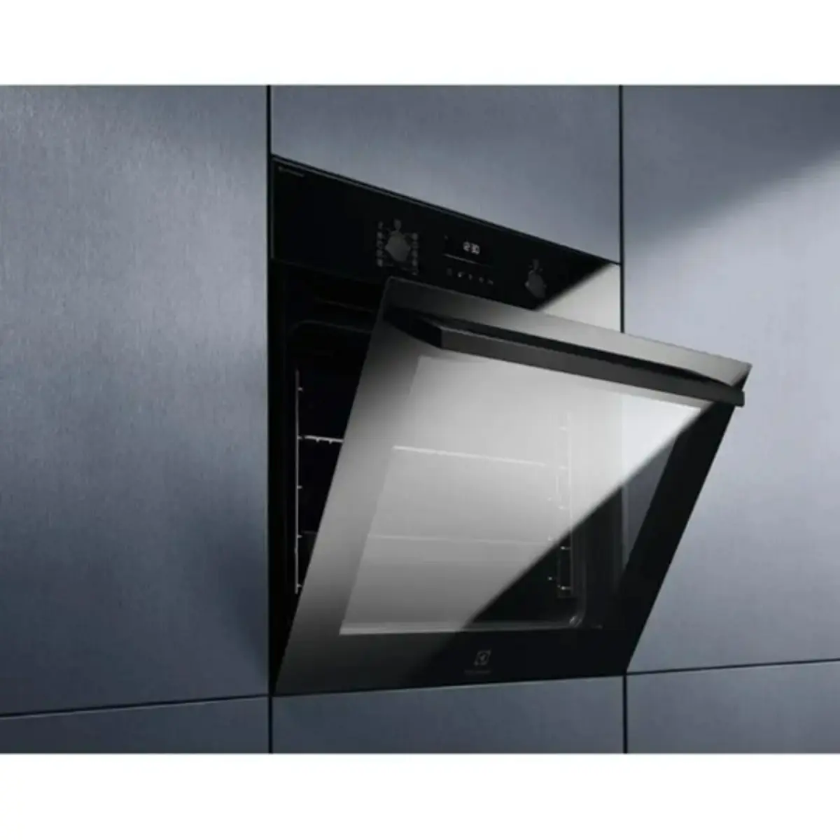 Ugradna rerna Electrolux EOD6P77WZ